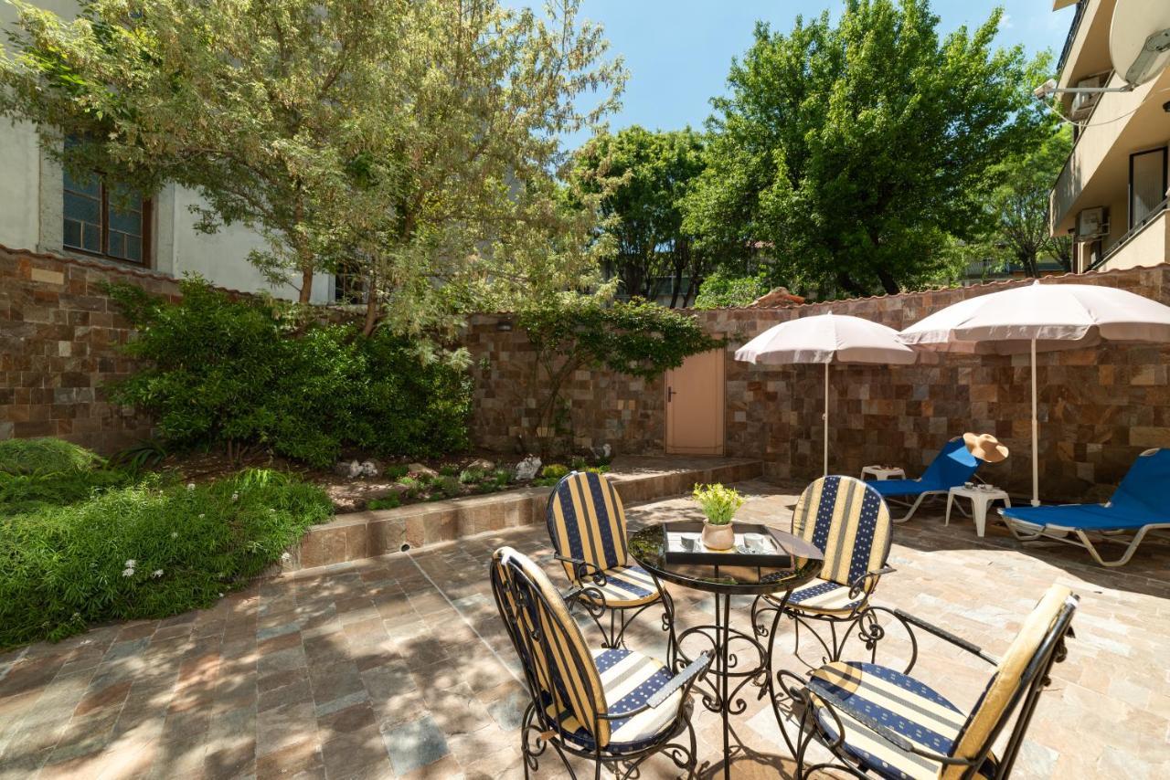 Deluxe And Central Garden Apartment Varna Exterior foto