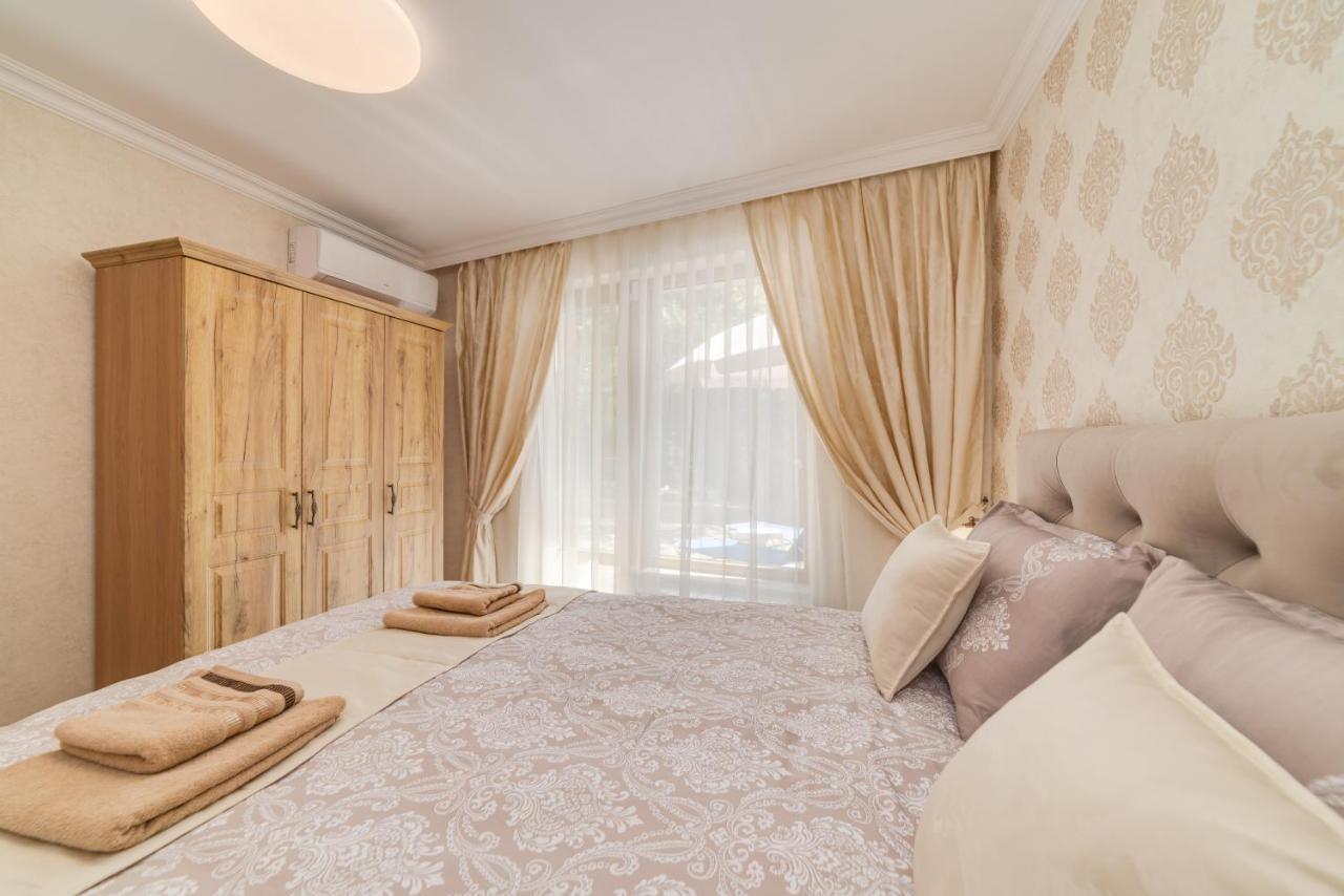 Deluxe And Central Garden Apartment Varna Exterior foto