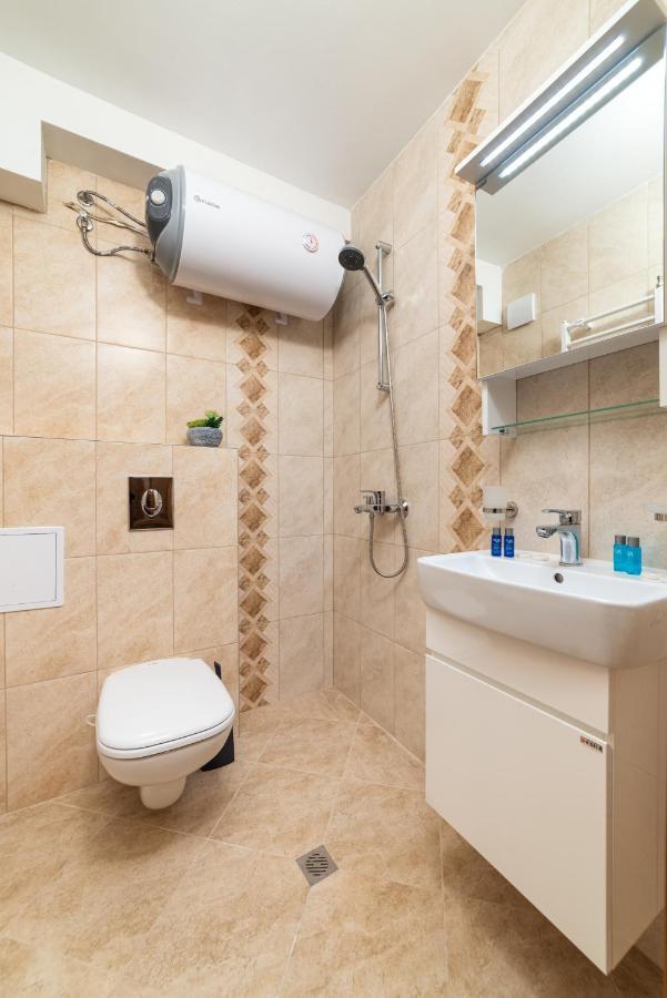 Deluxe And Central Garden Apartment Varna Exterior foto