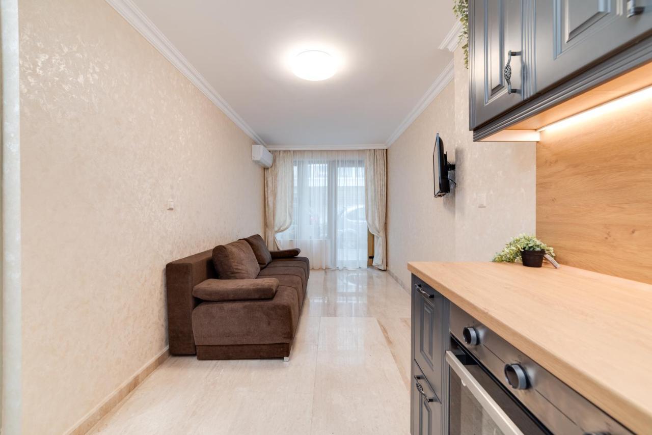 Deluxe And Central Garden Apartment Varna Exterior foto